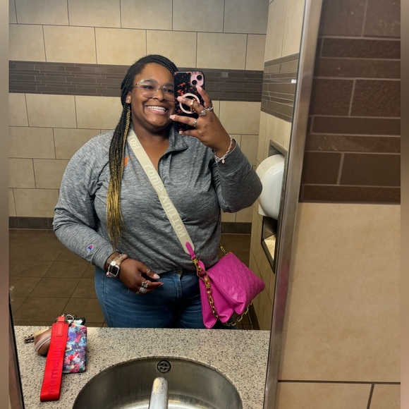 Meet your Posher, Nika’la - Picture 5 of 6